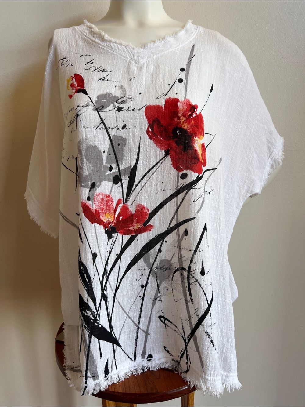 jess & jane White Floral Tunic Top with Red Bloom Detail 100% cotton comfort